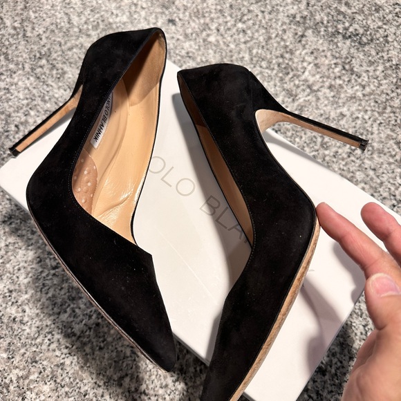 Manolo Blahnik Bb Crepe 90mm High-heel Pumps - Picture 10 of 13